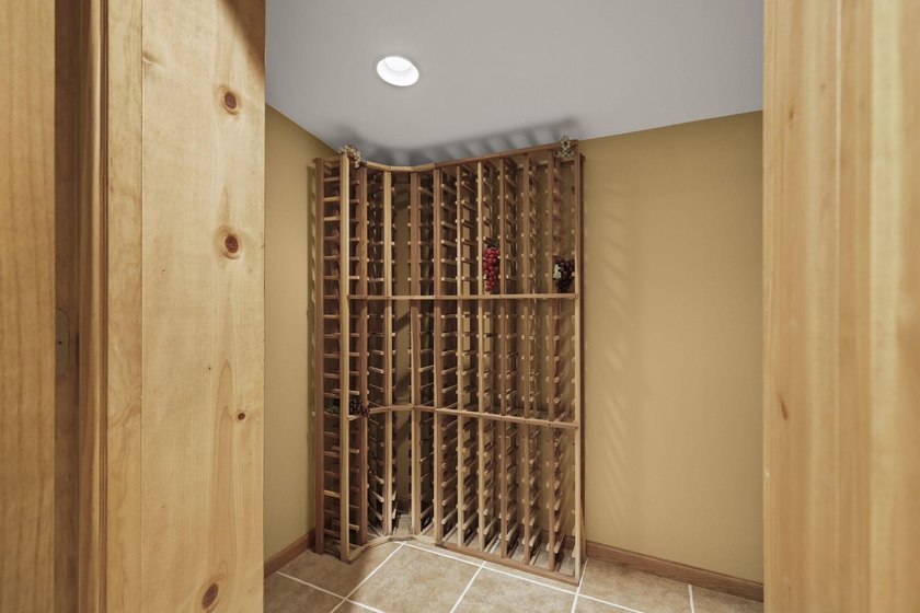 BRAND NEW ROOF! Welcome to this beautifully maintained 4-bedroom - photo 35