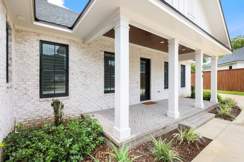 Welcome to Southern Charm! This 5 bedroom, 4 bath home has all - photo 7