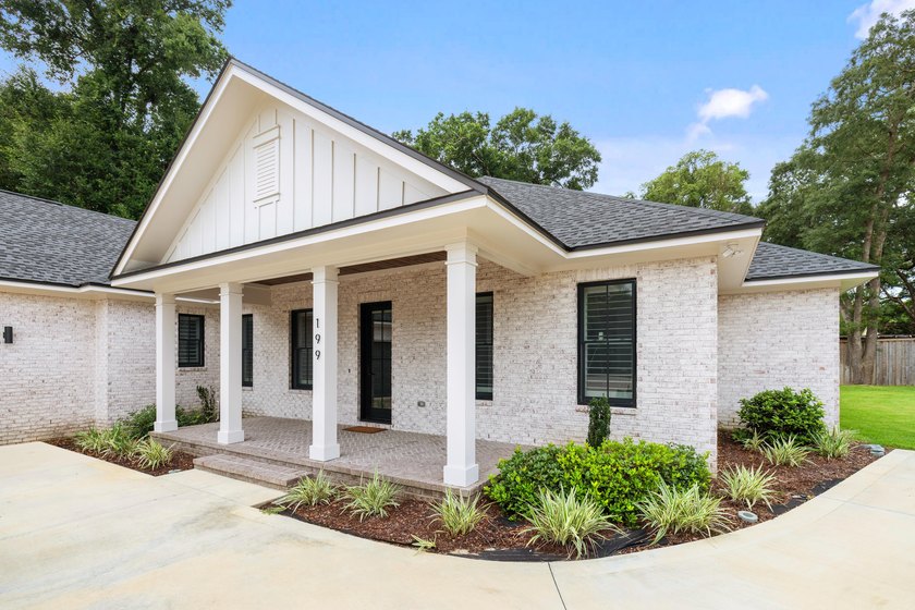 Welcome to Southern Charm! This 5 bedroom, 4 bath home has all - photo 8