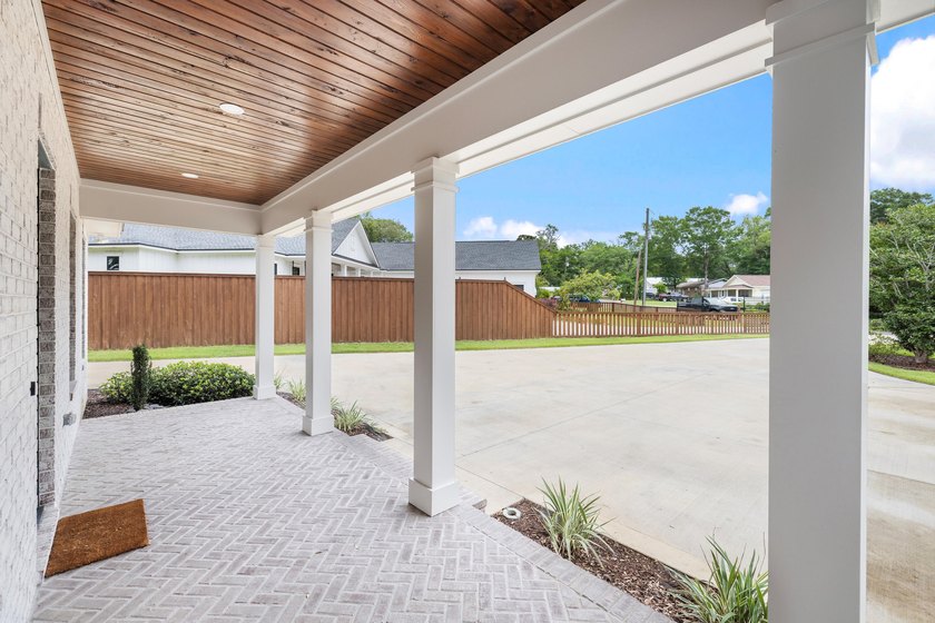 Welcome to Southern Charm! This 5 bedroom, 4 bath home has all - photo 10