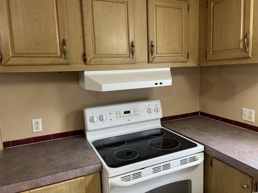 Quiet Living at it's Best! Remodeled 3Bed/ 2Bath Home with a - photo 12