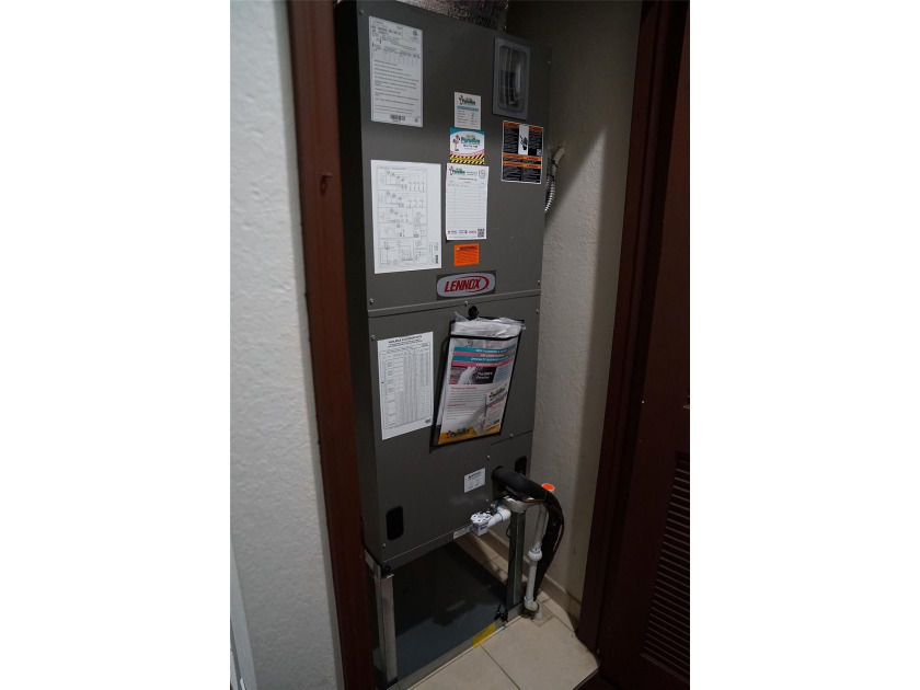 $5,000 SELLER CONTRIBUTION TOWARD BUYER'S PREPAIDS &amp; CLOSING - photo 25