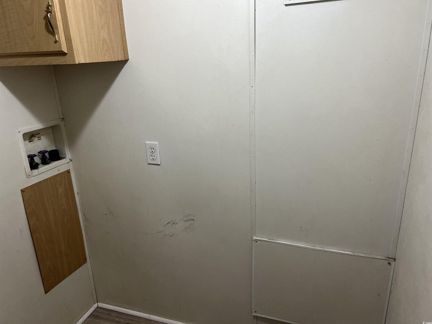 Quiet Living at it's Best! Remodeled 3Bed/ 2Bath Home with a - photo 28