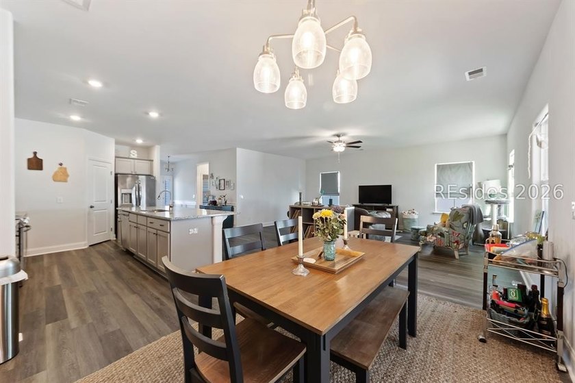 BETTER THAN NEW!!!Built 2023 on a PREMIUM LOT you can move right - photo 4