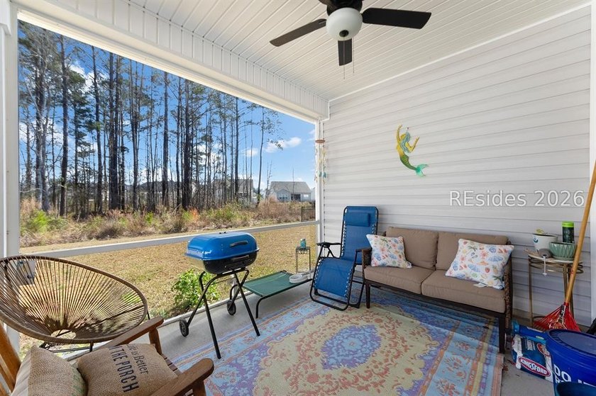 BETTER THAN NEW!!!Built 2023 on a PREMIUM LOT you can move right - photo 8