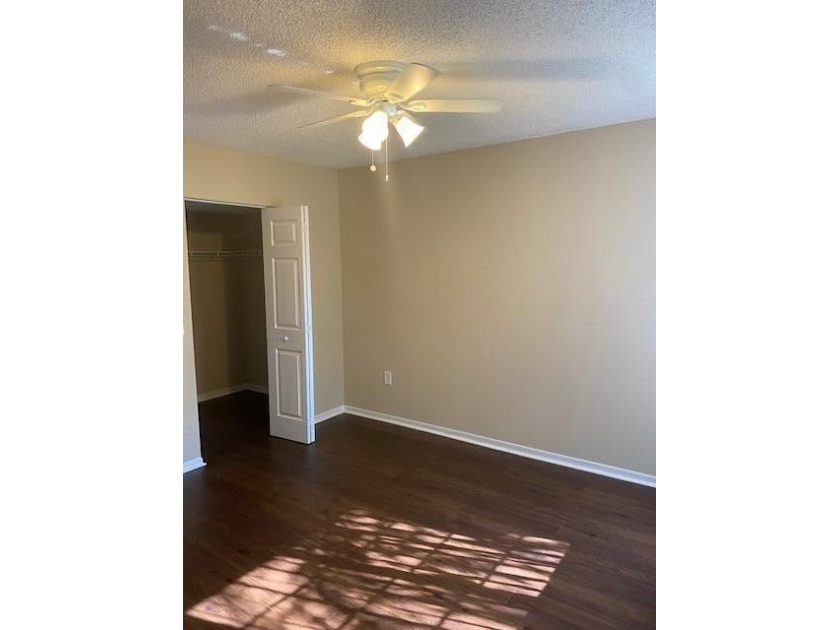 Long term great tenant in place paying $2500 a month .Lease - photo 6