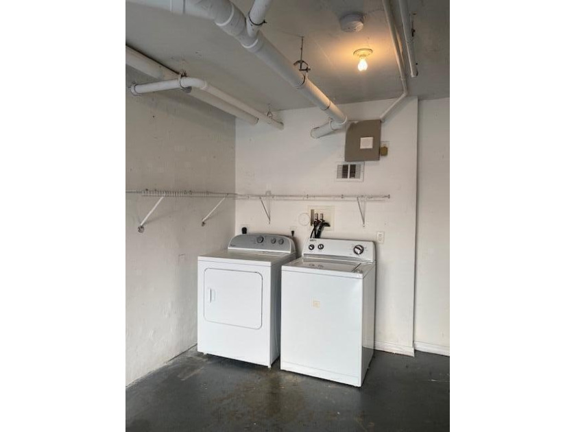 Long term great tenant in place paying $2500 a month .Lease - photo 9