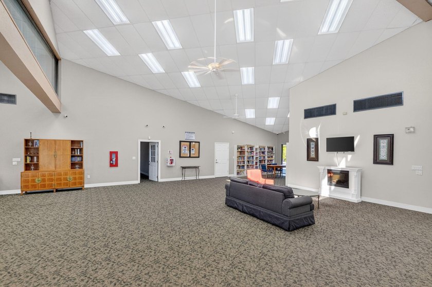 Welcome to this FIRST FLOOR, 2-bedroom, 2-bathroom condominium - photo 25