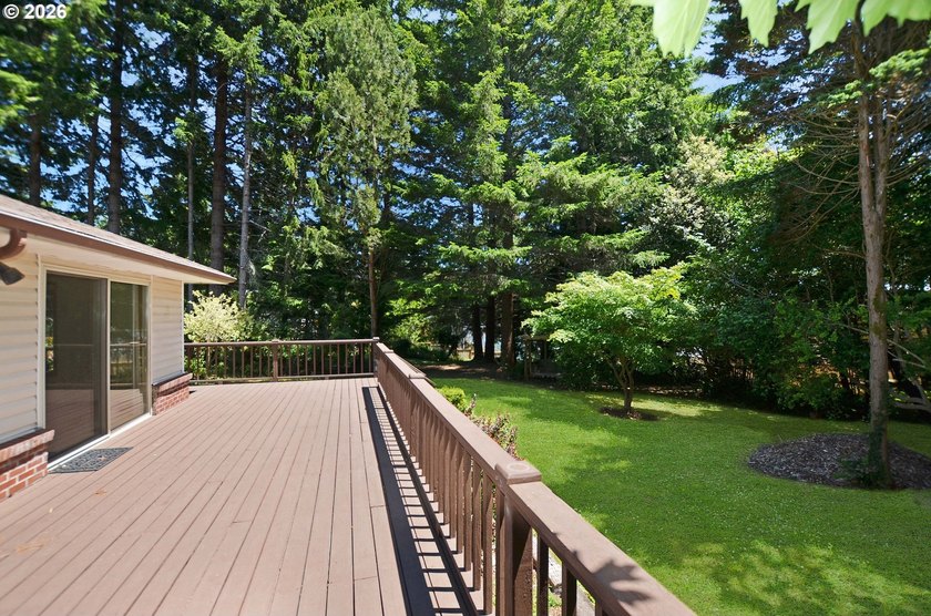 Beautiful Classic Ranch on 1.09 Private Acres - Timeless - photo 7