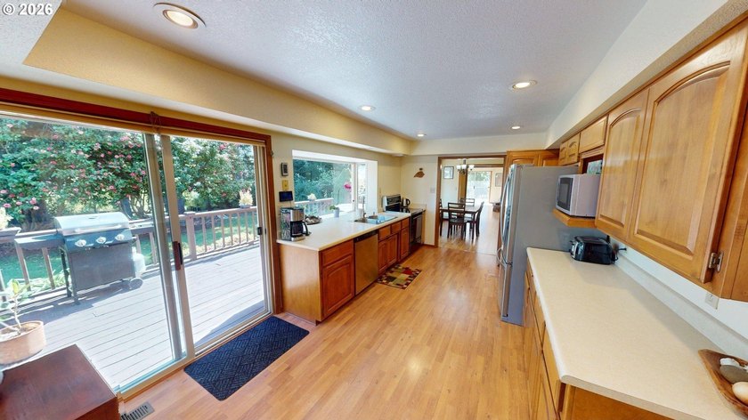 Beautiful Classic Ranch on 1.09 Private Acres - Timeless - photo 8