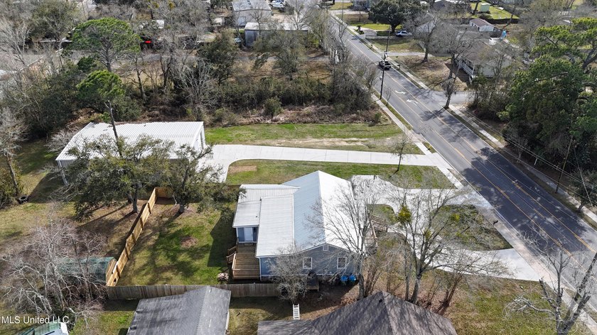 Welcome to South Pascagoula. This 3 bedroom 2 bath home also - photo 31
