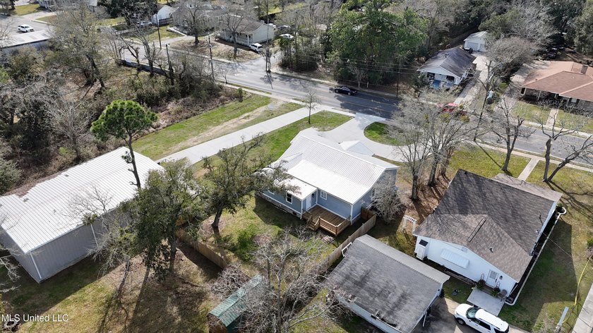 Welcome to South Pascagoula. This 3 bedroom 2 bath home also - photo 32