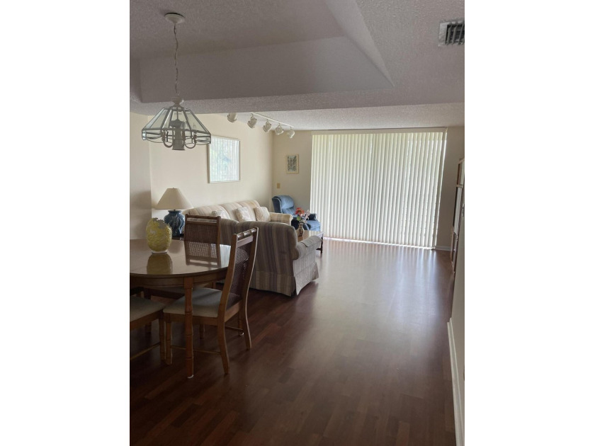 NEWLY RENOVATED KITCHEN AND BATHS, PAINTED.. **NEW PICTURES - photo 3