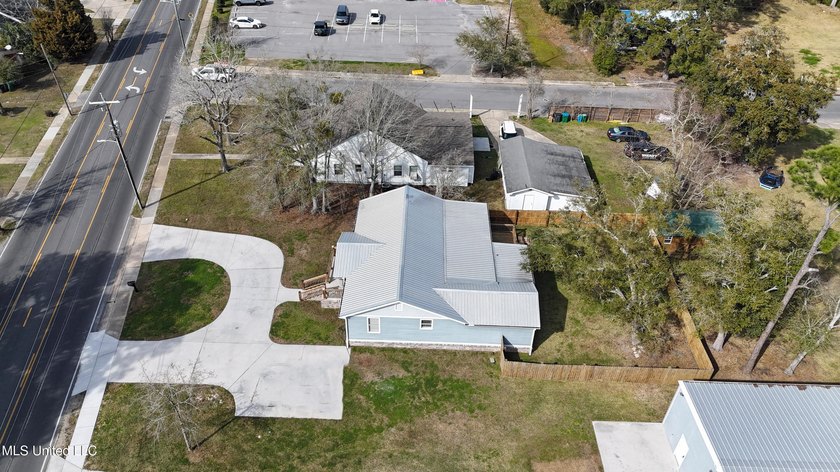 Welcome to South Pascagoula. This 3 bedroom 2 bath home also - photo 35