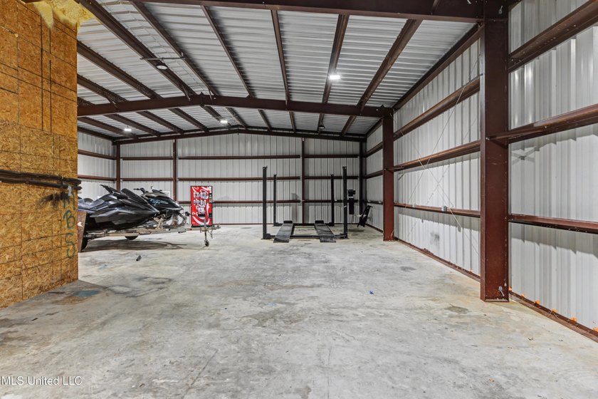 Welcome to South Pascagoula. This 3 bedroom 2 bath home also - photo 38