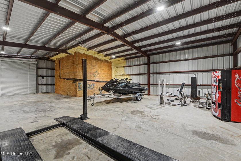 Welcome to South Pascagoula. This 3 bedroom 2 bath home also - photo 39