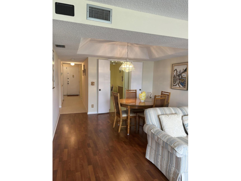 NEWLY RENOVATED KITCHEN AND BATHS, PAINTED.. **NEW PICTURES - photo 9