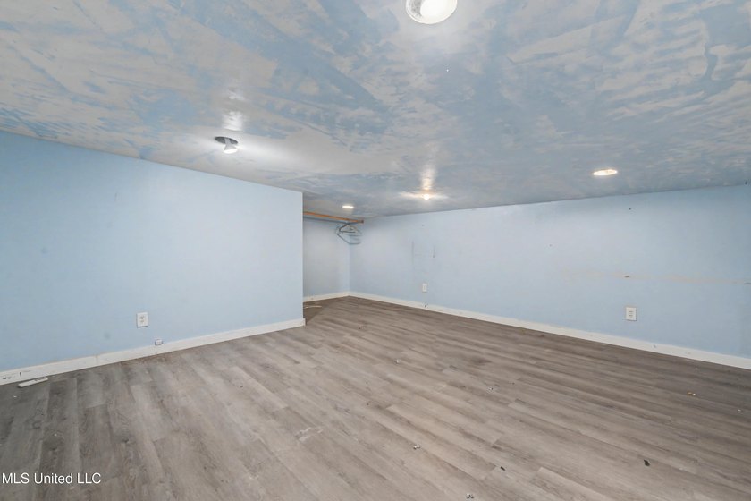 Welcome to South Pascagoula. This 3 bedroom 2 bath home also - photo 42