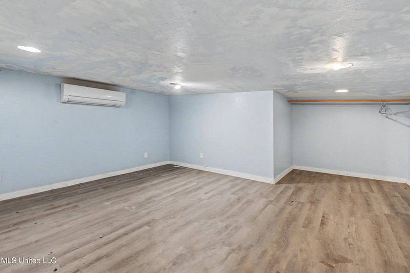 Welcome to South Pascagoula. This 3 bedroom 2 bath home also - photo 43