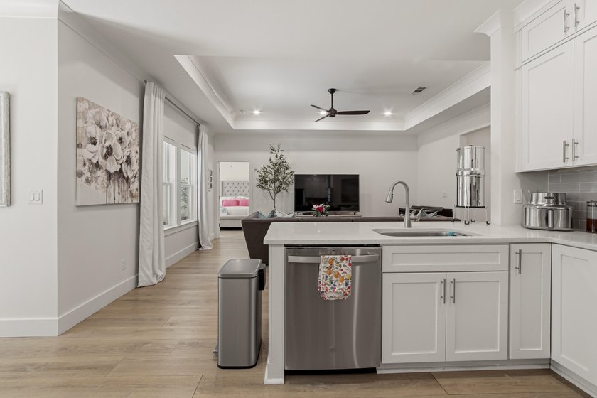 Welcome to Bear Creek, Freeport's premier gated community and - photo 5