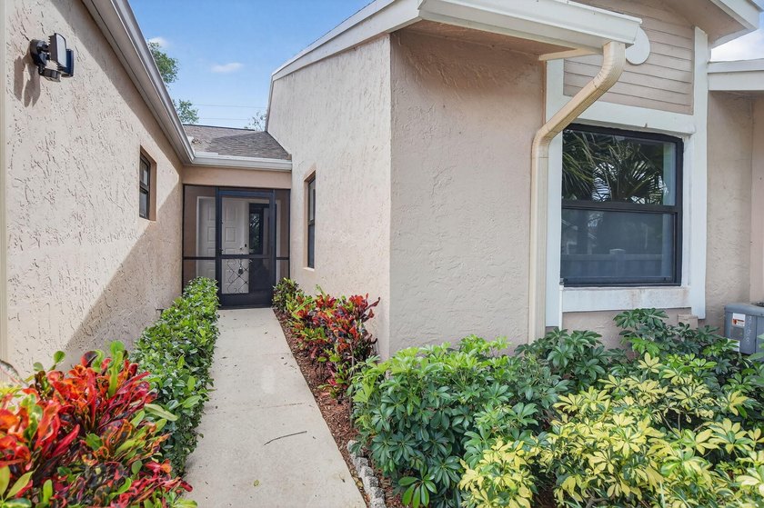 This beautifully remodeled and move-in ready 2- bedroom - photo 4