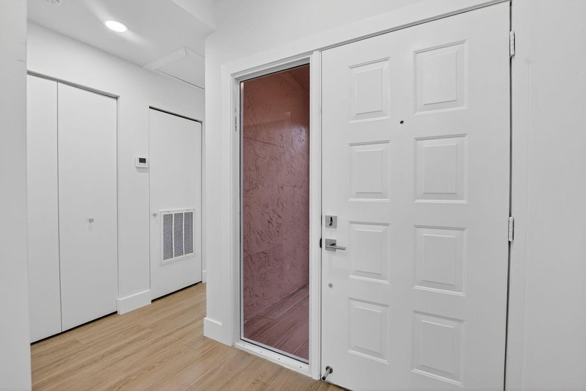 This beautifully remodeled and move-in ready 2- bedroom - photo 6