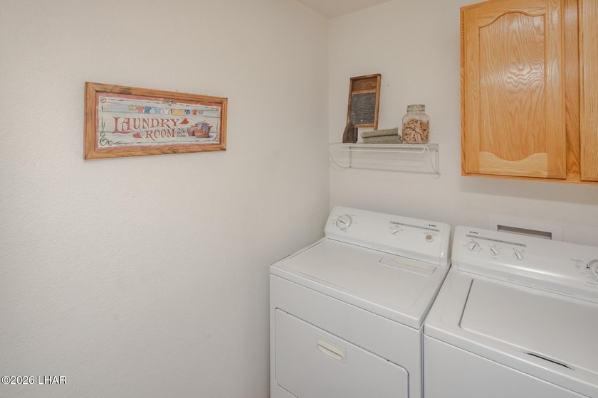 Well-maintained 3-bedroom, 2-bath home situated on a desirable - photo 31
