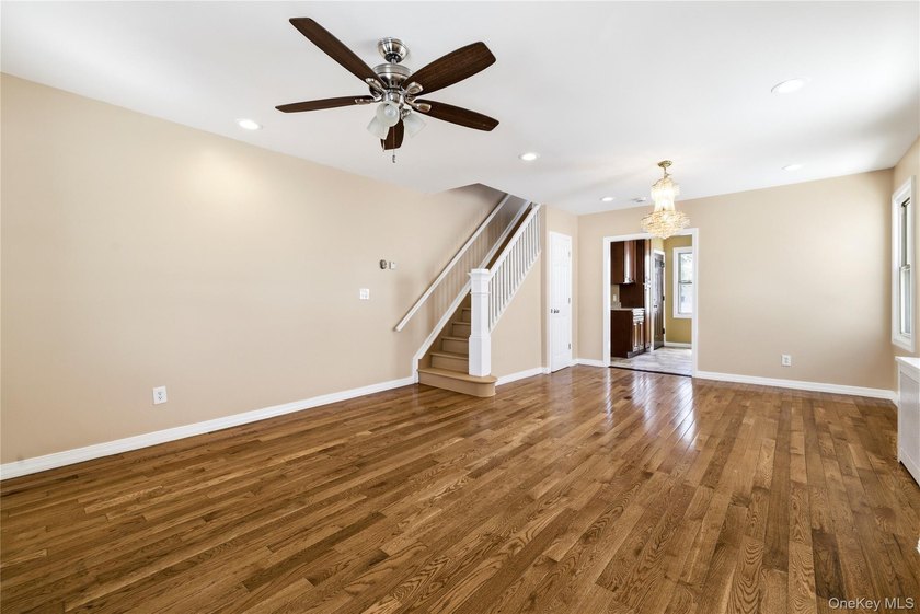 This charming detached Colonial offers the perfect blend of - photo 3