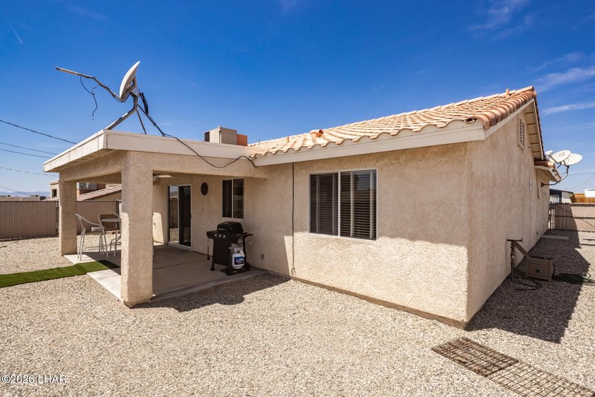 Well-maintained 3-bedroom, 2-bath home situated on a desirable - photo 37