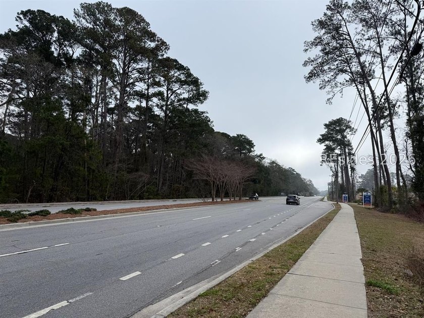 Two highway frontage lots being sold as a package. With 200 feet - photo 7