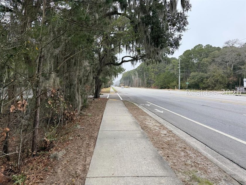Two highway frontage lots being sold as a package. With 200 feet - photo 9