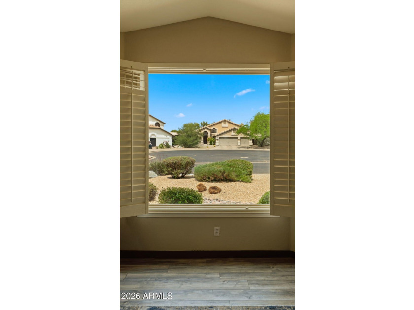 Beautifully updated Tatum Ranch home featuring an award-winning - photo 5