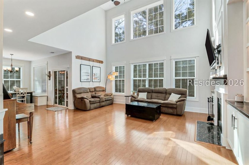This beautiful 5-bedroom home in Rose Dhu Creek, built in 2014 - photo 10