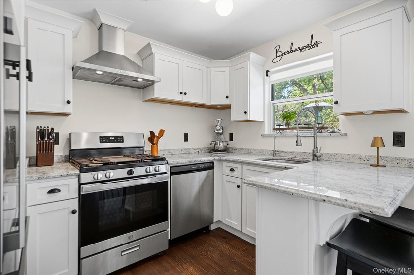 This is the one! Turnkey wide-line ranch on a generous .3 acre - photo 3