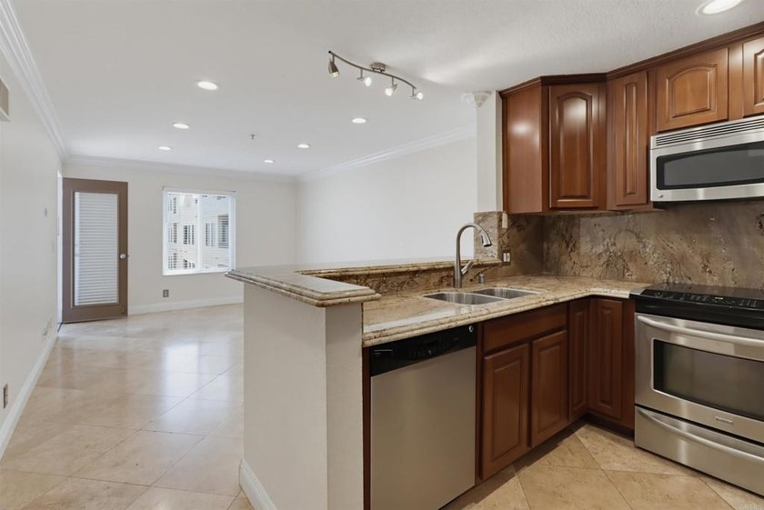 Listing provided by Coldwell Banker West - Jennifer - photo 3