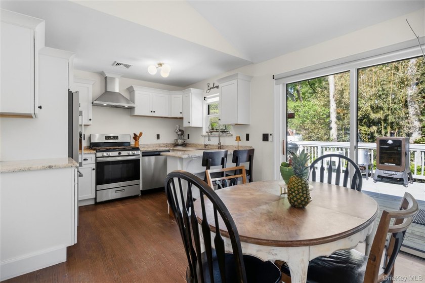 This is the one! Turnkey wide-line ranch on a generous .3 acre - photo 6