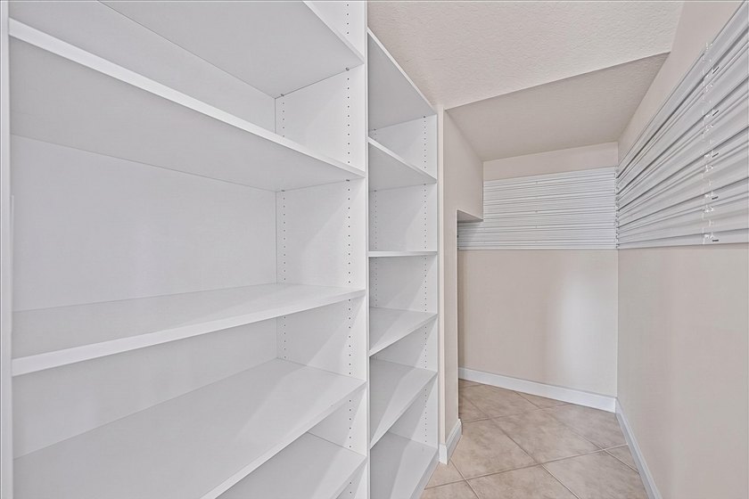 This Fully Furnished, absolutely charming Key West-style - photo 12