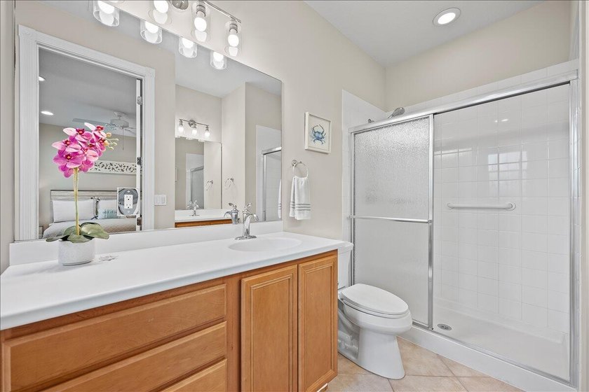 This Fully Furnished, absolutely charming Key West-style - photo 20