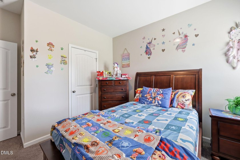 Welcome to this spacious home in the desirable Beverly Place - photo 20