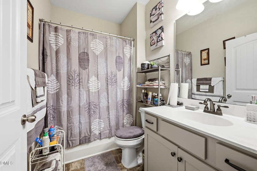 Welcome to this spacious home in the desirable Beverly Place - photo 21