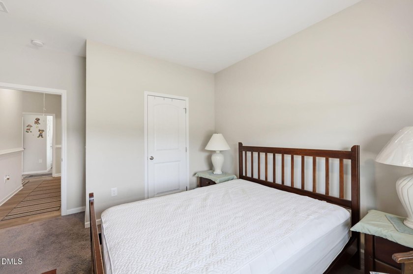 Welcome to this spacious home in the desirable Beverly Place - photo 23