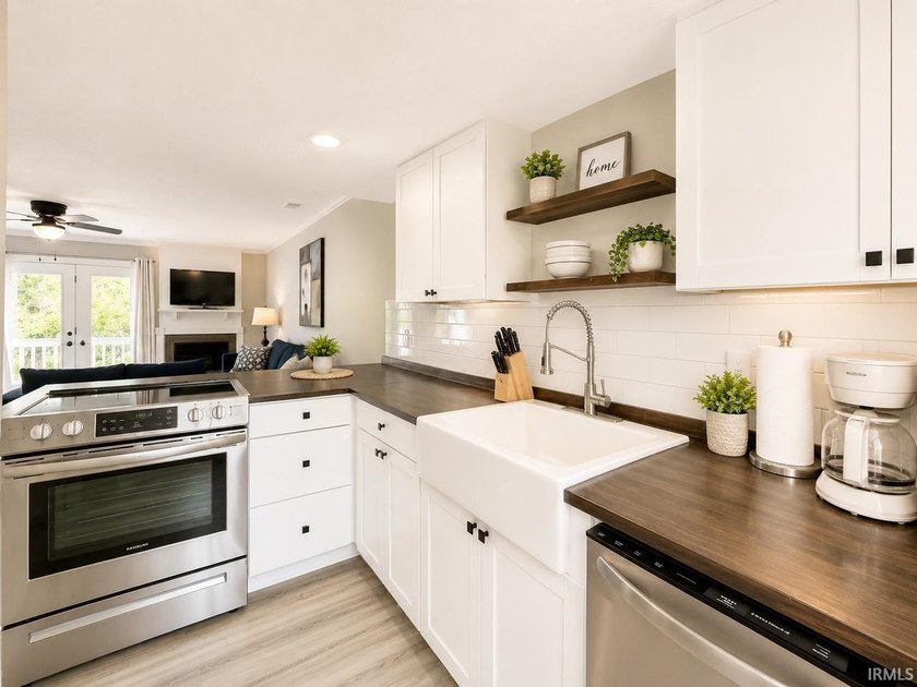Located on the 18th fairway of Eagle Pointe Golf Resort, this - photo 5