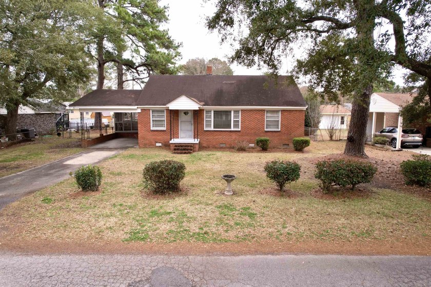 Charming 3-bedroom, 1-bath brick ranch located in the heart of - photo 5