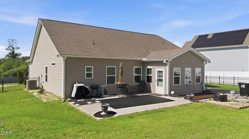 Welcome to this spacious home in the desirable Beverly Place - photo 36
