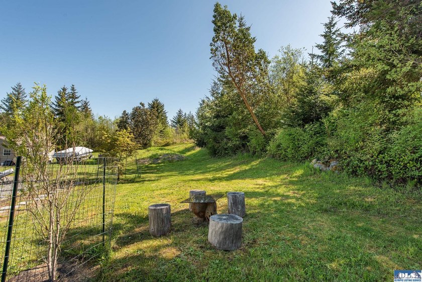 Beautifully maintained custom rambler on 1.16 acres of - photo 50