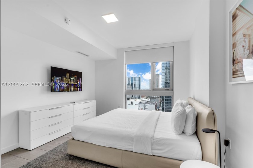 Turnkey 1-bedroom, 1-bath residence at YOTELPAD Miami in the - photo 7
