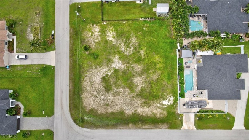 Oversized corner lot perfect for building the LARGE home of your - photo 6