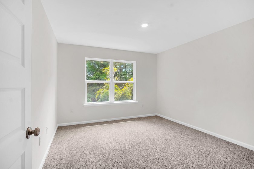 Ready to move in, this home is conveniently located just moments - photo 29