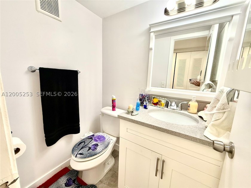 CONDO 55+ BEAUTIFUL AND REMODELED UNIT 1BED/1BATH AND HALF BATH - photo 4