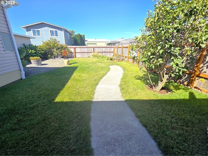 MOTIVATED SELLER! Relaxed lifestyle on the coast... This - photo 35